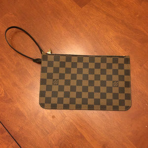 Brand New! Louis Vuitton Damier Ebene Pochette